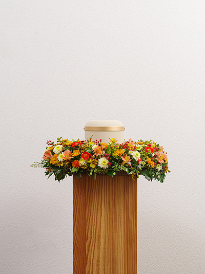 Bild - 09-blumenCouronne pour urne: 

